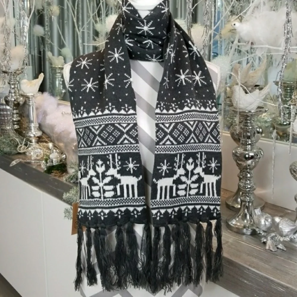 GRAY WINTER PRINT SCARF W/ FRINGE